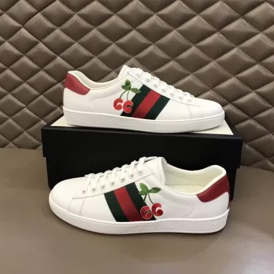 カジュアルシューズ/スニーカー グッチ GUCCI 今年も人気 日本即完売予想