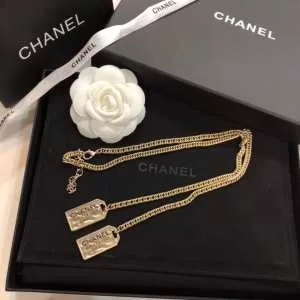 海外でも人気なブランド ブレスレット 一番手に入れやすい シャネル CHANEL 2020年春限定