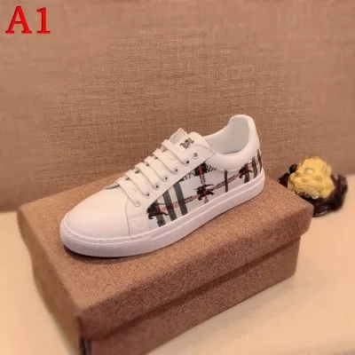 カジュアルシューズ/スニーカー バーバリー BURBERRY 今年も人気 足下注目してくれる