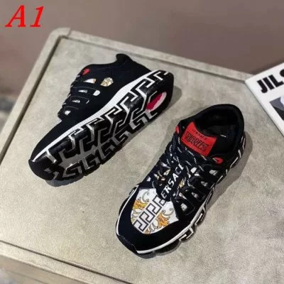 VERSACE ヴェルサーチ スニーカー 人気確定 ACAF