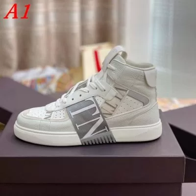 VALENTINO ヴァレンティノ スニーカー 新作売切れ続出 ADAC
