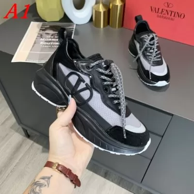 VALENTINO ヴァレンティノ スニーカー 完売必須 ACAA
