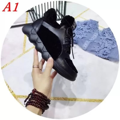 LOEWE ロエベ スニーカー 今年も人気 AU