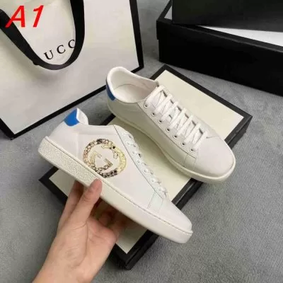 GUCCI グッチ スニーカー 新作売切れ続出 AY
