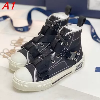 DIOR ディオール スニーカー 新作売切れ続出 ACAD