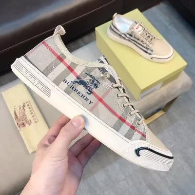BURBERRY バーバリー スニーカー 新品 AU