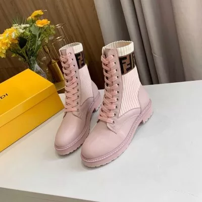 FENDI フェンデイ ブーツ 大注目国内完売数量限定 AZ
