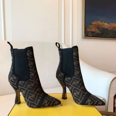 FENDI フェンデイ ブーツ 今年も人気 ABAI
