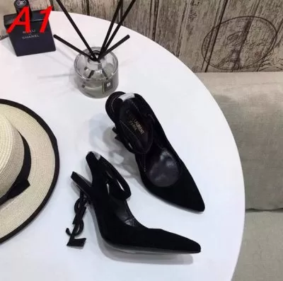 YSL イヴ サンローラン サンダル/ミュール 完売間近 ACBB