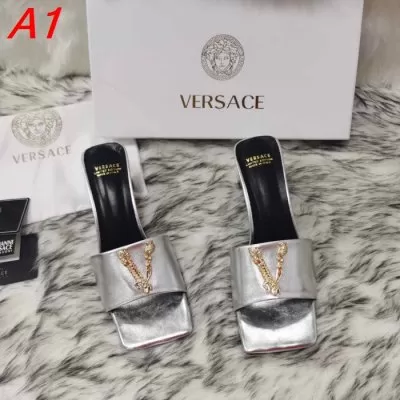 VERSACE ヴェルサーチ サンダル/ミュール セール価格 AQ