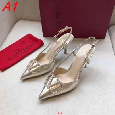 VALENTINO ヴァレンティノ サンダル/ミュール 完売必須 AV