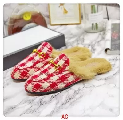 GUCCI グッチ サンダル/ミュール 人気新商品 AY