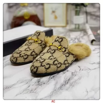 GUCCI グッチ サンダル/ミュール 魅力的 AY