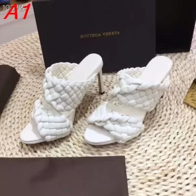 BOTTEGA VENETA ボッテガヴェネタ サンダル/ミュール 新作売切れ続出 AY