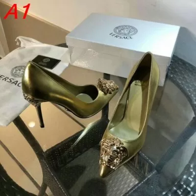 VERSACE ヴェルサーチ パンプス 最新☆大人気☆話題沸騰 AS