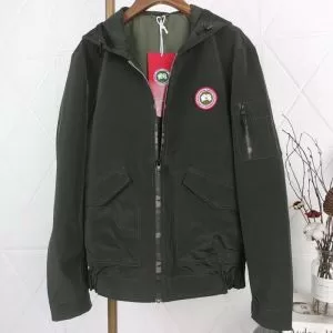 人気ファッション雑誌でも掲載 カナダグース最重要2020秋冬トレンド Canada Goose ハーフコート 最新トレンドコーデおすすめ