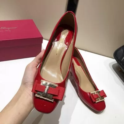 FERRAGAMO サルヴァトーレ フェラガモ パンプス 激レア 入手困難 AQ
