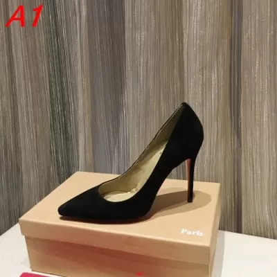 CHRISTIAN LOUBOUTIN クリスチャンルブタン パンプス 大注目国内完売数量限定 AQ