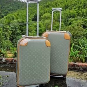 ルイ ヴィトン LOUIS VUITTON 《2020年》今、注目のストリート スーツケース さわやか夏スタイル新品