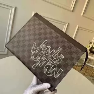 ポーチ トレンド入り確実最新コレクション ルイ ヴィトン2020年秋冬に欠かせない LOUIS VUITTON おしゃれでおすすめ今季トレンド