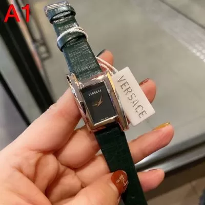 ヴェルサーチェ VERSACE 時計 ウォッチ 開催 21*39mm