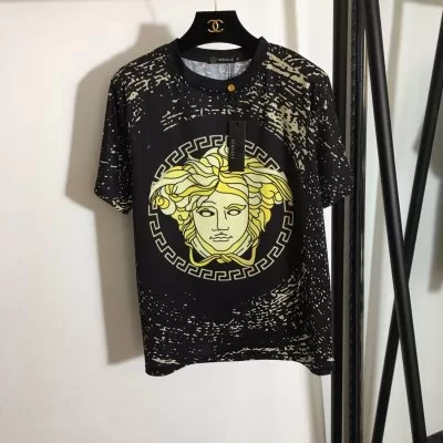 VERSACE ヴェルサーチ 半袖Tシャツ 高級感溢れる