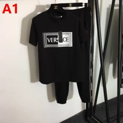 VERSACE ヴェルサーチ 半袖上下セット 贈り物にも◎