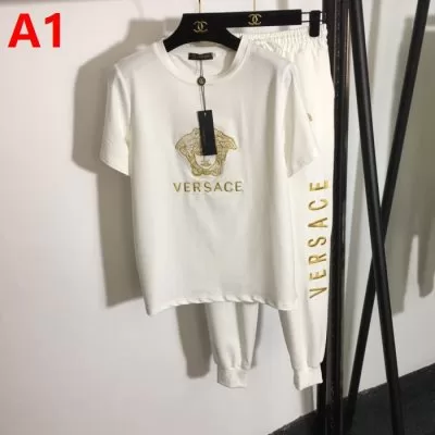 VERSACE ヴェルサーチ 半袖上下セット 一味違うケーブル編みが魅力満点