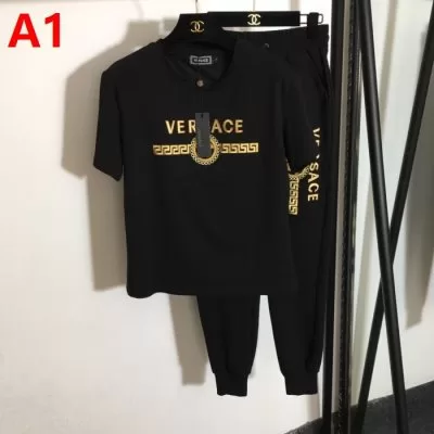 VERSACE ヴェルサーチ 半袖上下セット 存在感◎