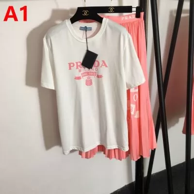 PRADA プラダ 半袖上下セット 流行