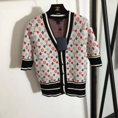 LOUIS VUITTON ルイヴィトン 半袖 ニット 保温性が高く手触りもよい