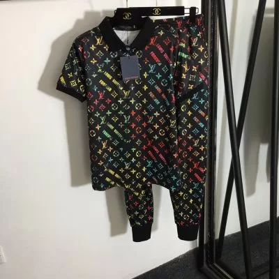 LOUIS VUITTON ルイヴィトン 半袖上下セット 大注目名品