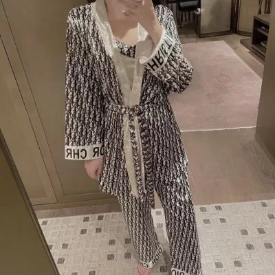 DIOR ディオール カジュアルな服装 ★安心★追跡付
