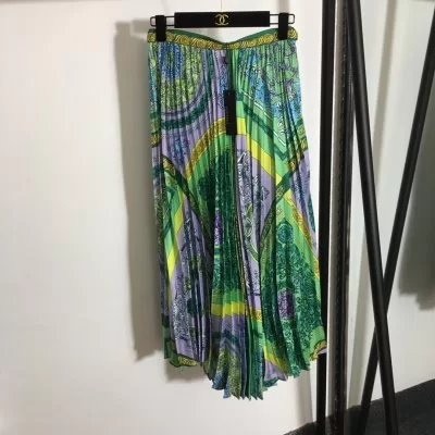 VERSACE ヴェルサーチェ スカート 最新商品即完売必至