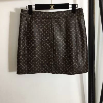 LOUIS VUITTON ルイヴィトン ハーフスカート 履かせやすい