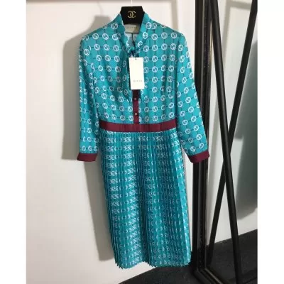 GUCCI グッチ ワンピース 保温性が高く手触りもよい