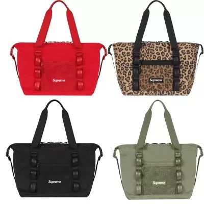 SUPREME シュプリーム 肩掛けバッグ