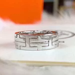 季節感をプラス人気商品 リング指輪 今から夏まで活躍する エルメス HERMES 2020春夏も引き続きトレンド