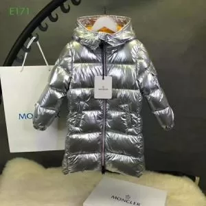 新色続々登場 モンクレール じわじわと人気上昇中 MONCLER 高級感ある　ダウンジャケット 3色可選