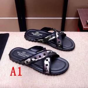 サンダル 気持ちいい真夏日にぴったり 2色可選 【2020春夏】最新コレクション ヴァレンティノ VALENTINO 季節感のあるファッション