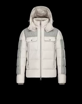 大特価 2020秋冬 モンクレール MONCLER ダウンジャケットふわふわな感触