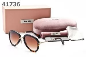 お洒落なMIU MIU ミュウミュウスーパーコピー 実用性あるサングラス
