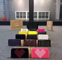 高級感ある 2020 Christian Louboutinクリスチャンルブタン　人気販売　 財布 多色選択可
