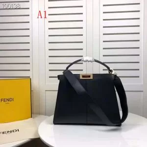 有名人同じアイテム フェンディ FENDI 2020秋冬の定番新品到来ハンドバッグ 4色可選