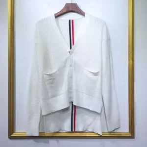 トムブラウン THOM BROWNE おしゃれな夏ファッション2020 ニットコート 気持ちいい真夏日にぴったり