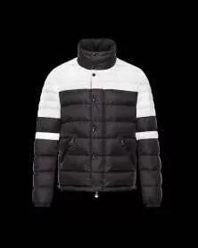 保温性のある 2020秋冬 MONCLER モンクレール 個性的なダウンジャケット