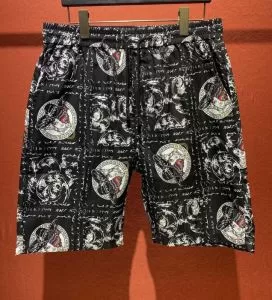 限定アイテムが登場 ショートパンツ 通勤通学どちらでも使え ヴェルサーチ VERSACE