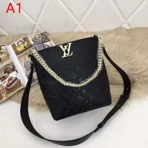 オシャレ印象で人気の高い 【2020年】夏のファッション ルイ ヴィトン LOUIS VUITTON ショルダーバッグ 3色可選