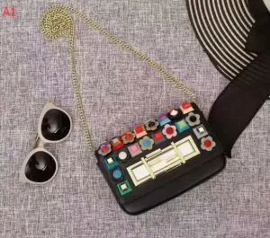フェンディ FENDI 大人のおしゃれに2020 3色選択可ショルダーバッグ