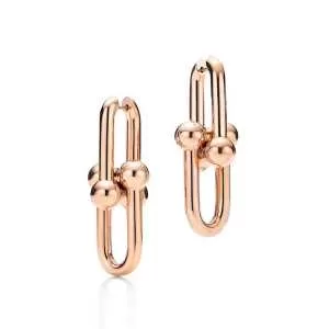 今なお素敵なアイテムだ ティファニー2020年春限定 TiffanyCo ピアス 普段のファッション